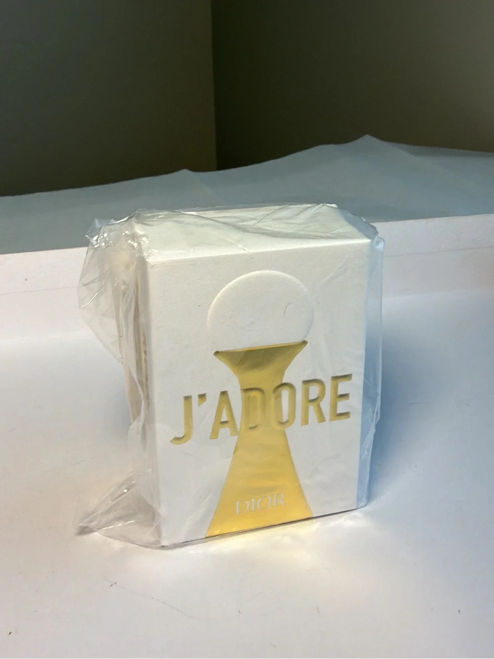 New,unused & authentic mini perfumeee3 Dior J’adore L’Or edition